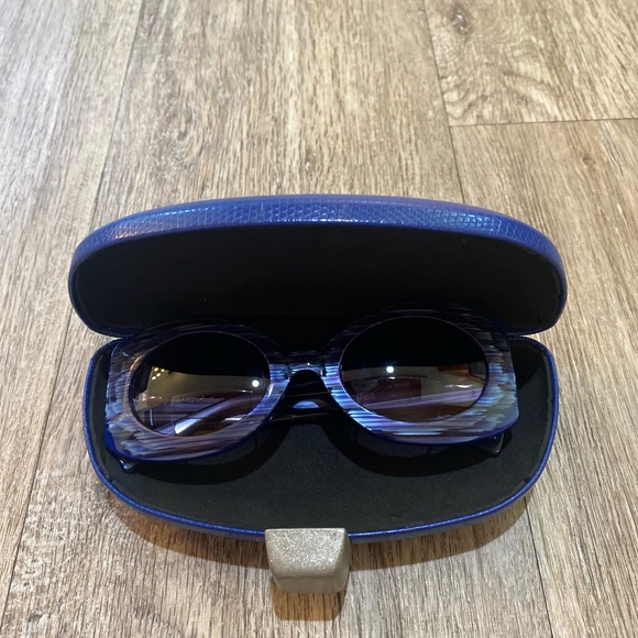 eyebobs Accessories - Eyebobs womens sunglasses with case +2.25 bifocals